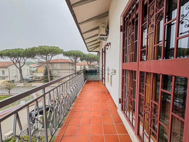 Appartamento in vendita di 98 m² in Via dei Mughetti, 22
