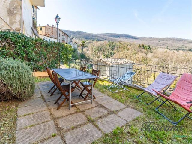 Appartamento in vendita di 98 m² in Via della Fonte, 10