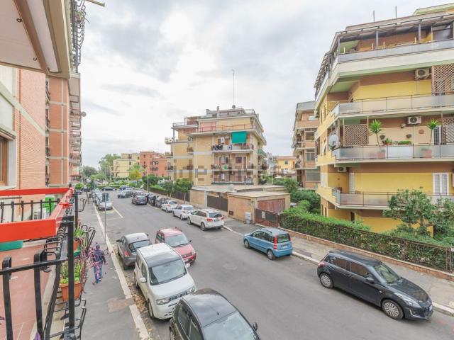 Appartamento in vendita di 98 m² in Via delle Nereidi