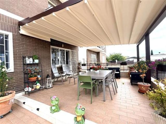 Appartamento in vendita di 98 m² in Via di Casalotti