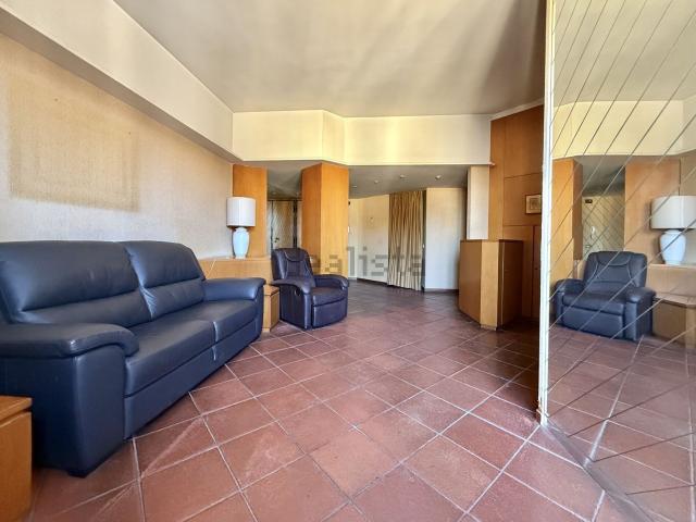 Appartamento in vendita di 98 m² in Via Elbano Gasperi, 1