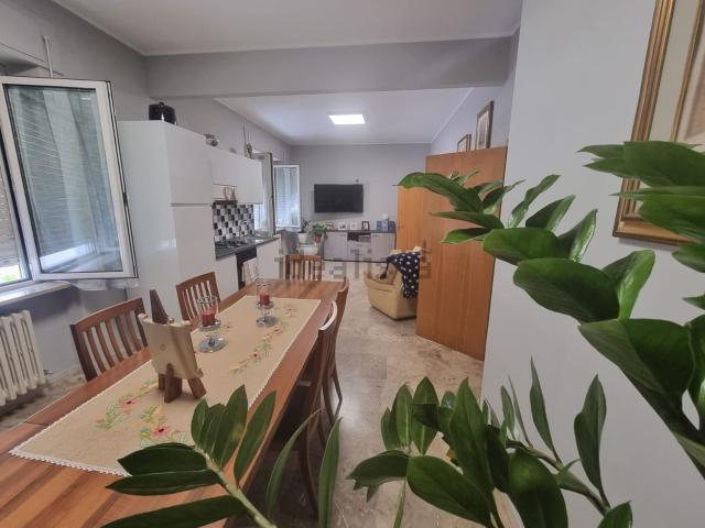 Appartamento in vendita di 98 m² in Via Fermana Sud