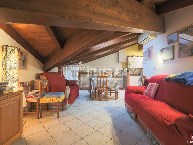 Appartamento in vendita di 98 m² in Via Fratelli Ferrari, 22