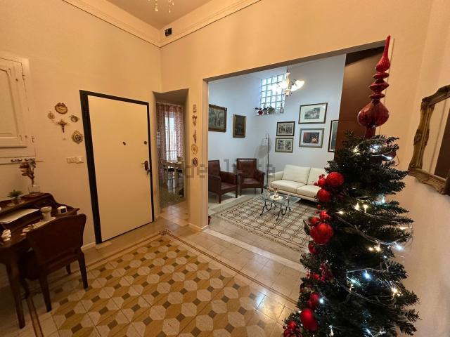 Appartamento in vendita di 98 m² in Via Francesco Crispi