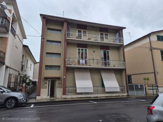 Appartamento in vendita di 98 m² in Via Gaetano Properzi, 305