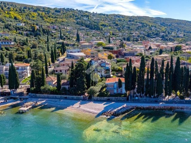 Appartamento in vendita di 98 m² in Via Gardesana, 1618