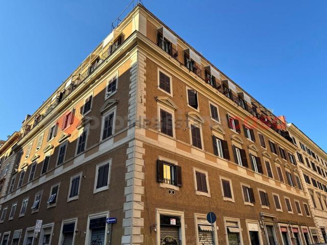 Appartamento in vendita di 98 m² in Via Giovanni Battista Bodoni