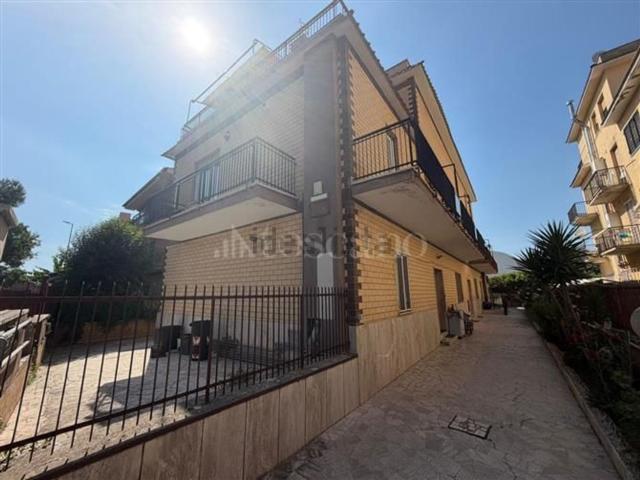 Appartamento in vendita di 98 m² in Via Gioia Tauro