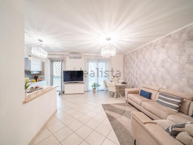 Appartamento in vendita di 98 m² in Via Libero Leonardi, 130