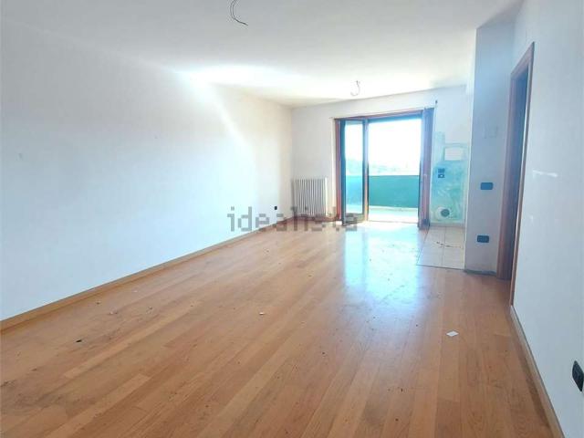 Appartamento in vendita di 98 m² in Via Luigi Canali, 21