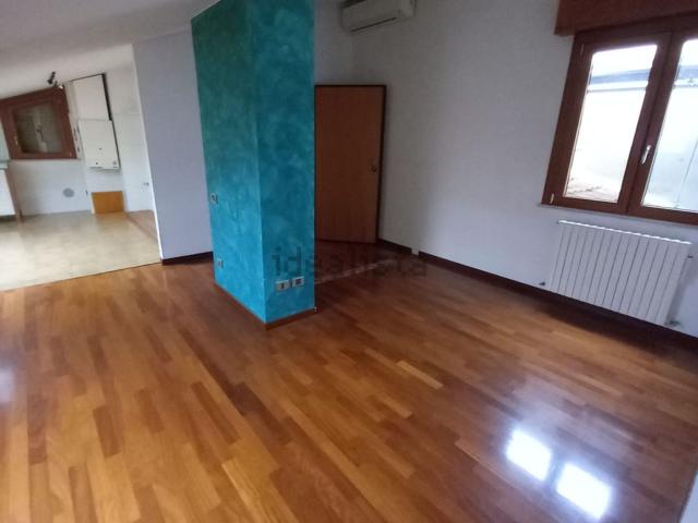 Appartamento in vendita di 98 m² in Via Madonna di Loreto