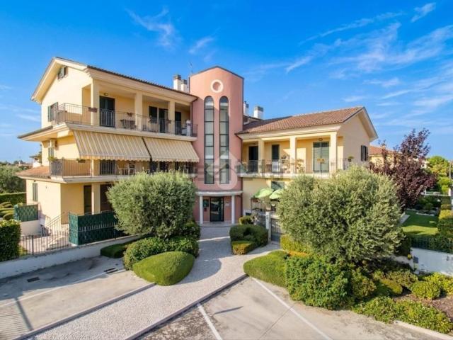Appartamento in vendita di 98 m² in Via Massimo d&apos Antona, 22