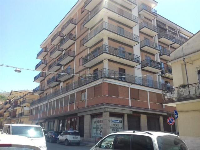 Appartamento in vendita di 98 m² in Via Matteo La Piscopia, 24