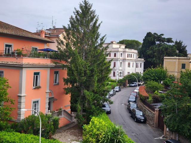 Appartamento in vendita di 98 m² in Via Monte Tomatico