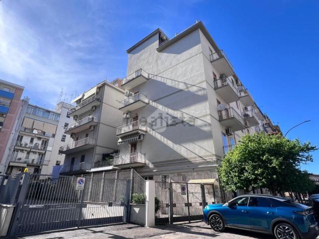 Appartamento in vendita di 98 m² in Via Nicola Zingarelli, 40