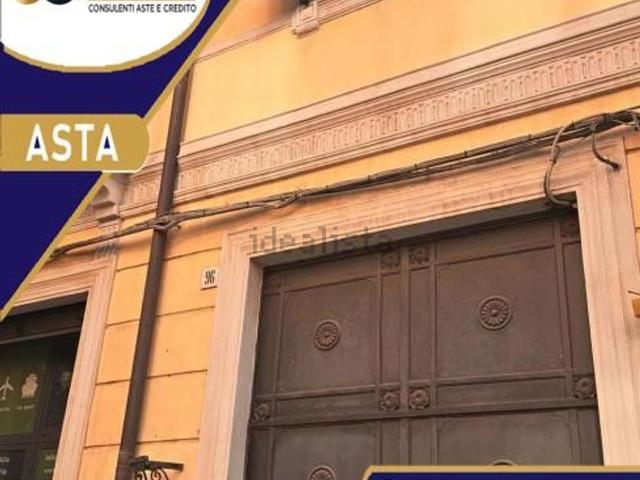 Appartamento in vendita di 98 m² in Via Oddo delle Colonne, 96