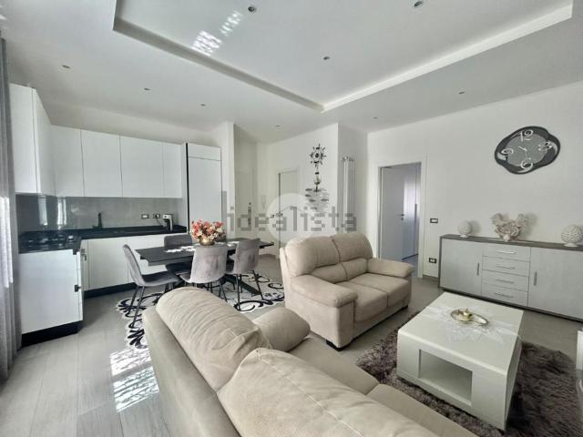 Appartamento in vendita di 98 m² in Via Pippo Garibaldi, 5