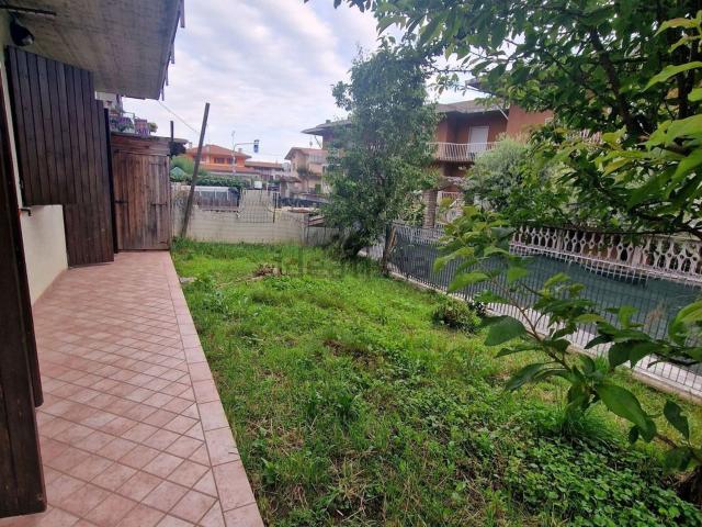 Appartamento in vendita di 98 m² in Via Provinciale Valle Calepio, 3