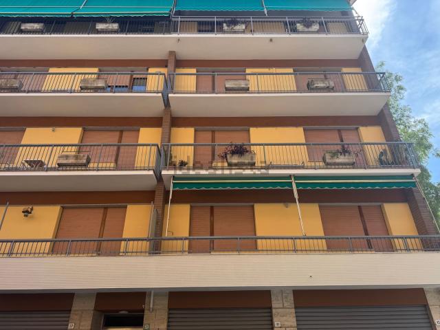 Appartamento in vendita di 98 m² in Via Privata Domizio Costa, 39