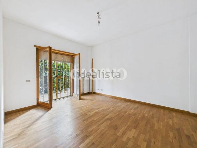 Appartamento in vendita di 98 m² in Via Sanzeno, 25