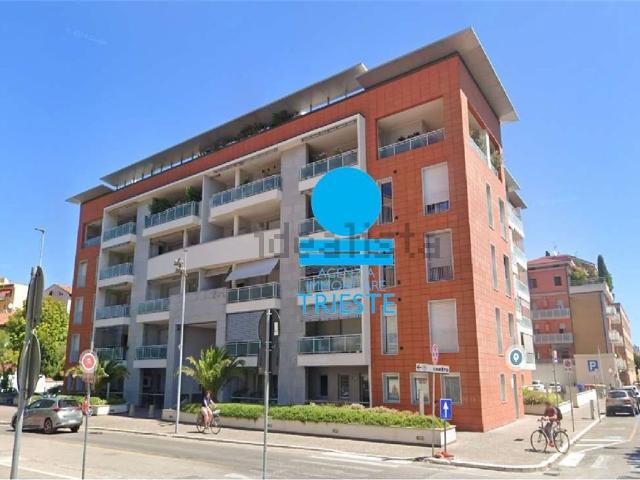 Appartamento in vendita di 98 m² in Via San Decenzio, 5
