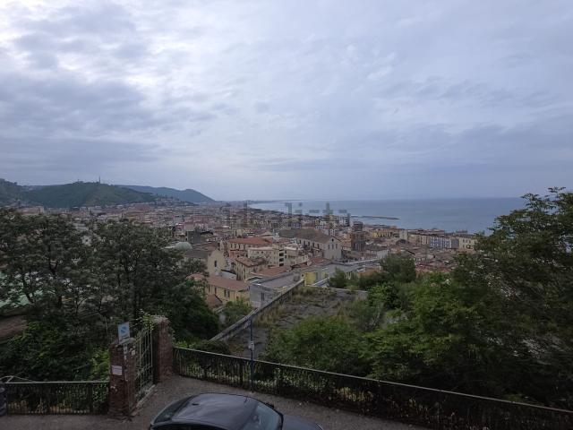 Appartamento in vendita di 98 m² in Via Salvatore de Renzi, 24