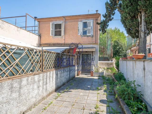 Appartamento in vendita di 98 m² in Via Salaria, 1398