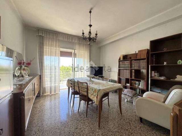 Appartamento in vendita di 98 m² in Viale Lazio, 2