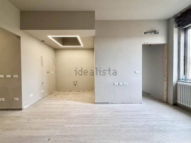 Appartamento in vendita di 98 m² in Viale Ugo Bassi, 2