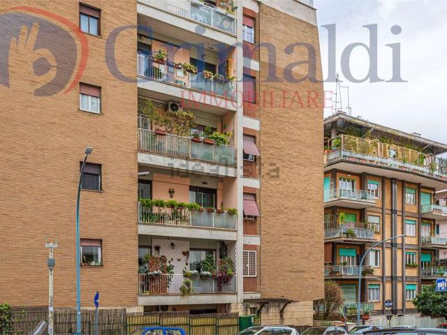 Appartamento in vendita di 99 m² in Via Teodosio Macrobio, 13