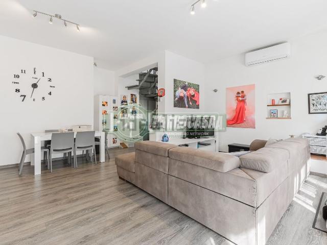 Appartamento in vendita di 99 m² in Via Trieste, 4