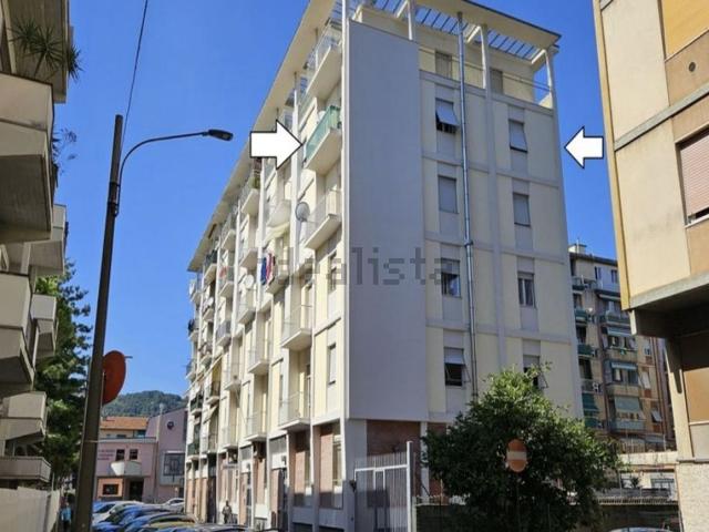 Appartamento in vendita di 99 m² in Via Ugo Foscolo, 128