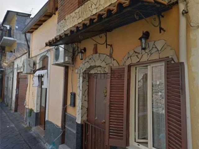 Appartamento in vendita di 99 m² in Via Valenti, 15