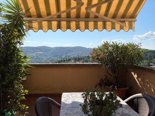 Appartamento in vendita di 99 m² in Via Colle del Vento
