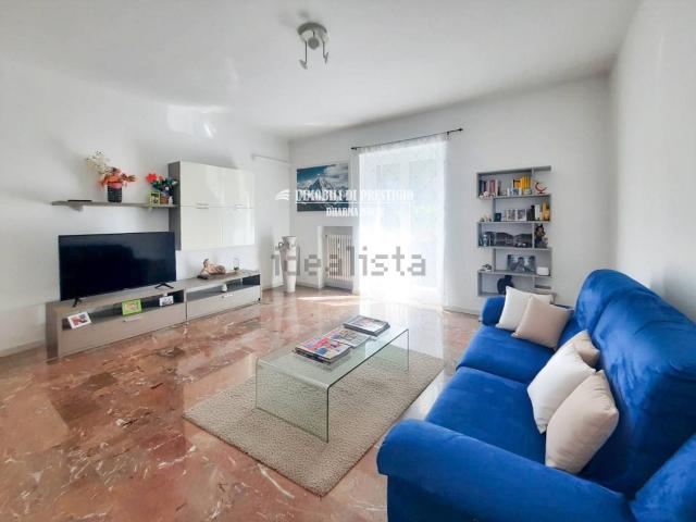 Appartamento in vendita di 99 m² in Via Francesco Cavezzali, 8