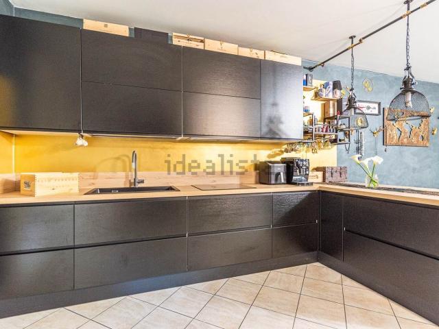 Appartamento in vendita di 99 m² in Via Francesco Baracca, 8