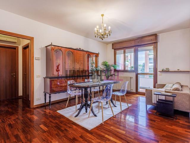 Appartamento in vendita di 99 m² in Via Gran Sasso D&apos Italia, 13