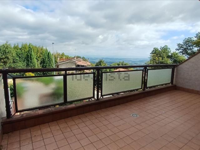 Appartamento in vendita di 99 m² in Via Monte Cervino, 17