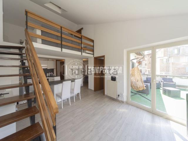 Appartamento in vendita di 99 m² in Via Piantarose, 7