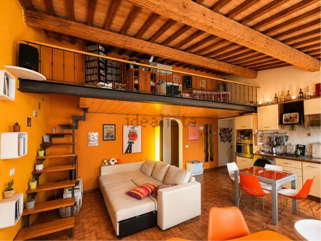 Appartamento in vendita di 99 m² in Via Putignano Sant&apos Ermete, 367