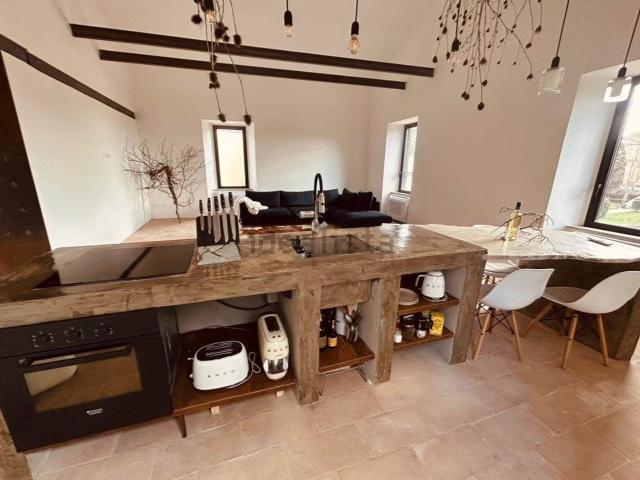 Appartamento in vendita di 99 m² in Via Rivellino