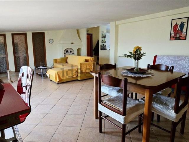 Appartamento in vendita di 99 m² in Via Rue di Piane