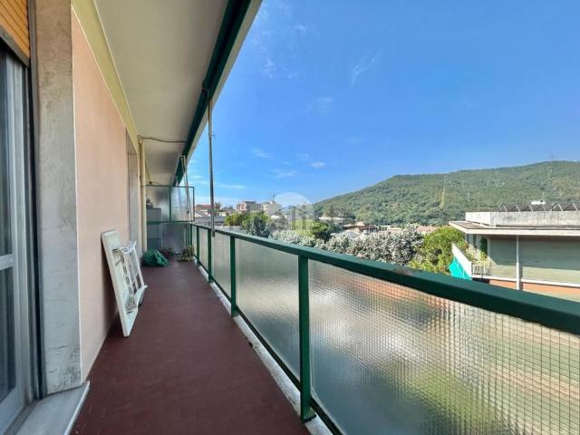 Appartamento in vendita di 99 m² in Via Rusca, 12
