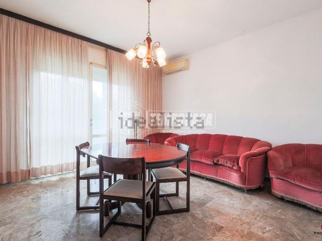 Appartamento in vendita di 99 m² in Via Sant&apos  Alberto