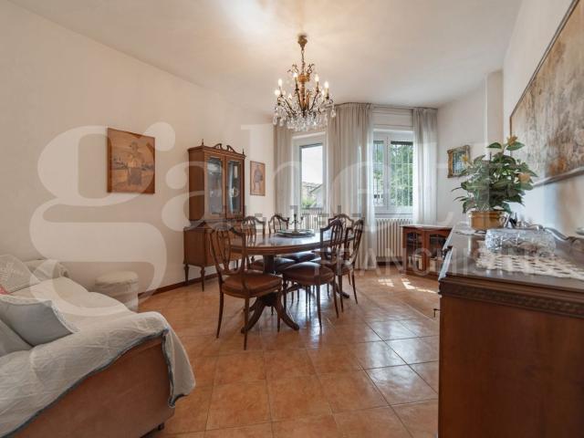 Appartamento in vendita di 99 m² in Via Santa Teresa, 30