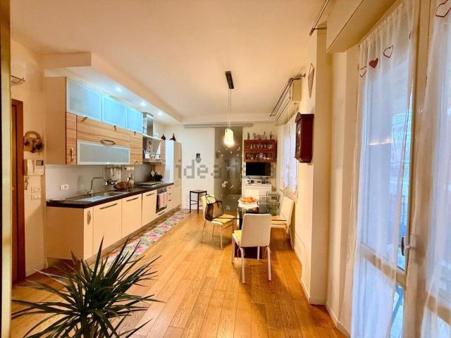 Appartamento in vendita di 99 m² in Viale Ancona, 1