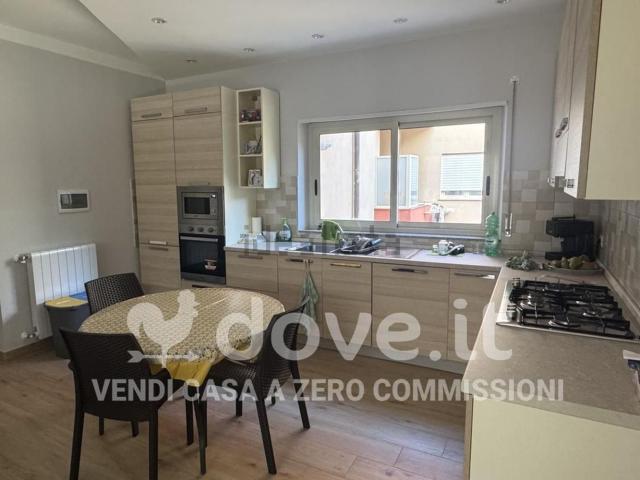Appartamento in vendita di 99 m² in Viale Columna Rhegina, 30