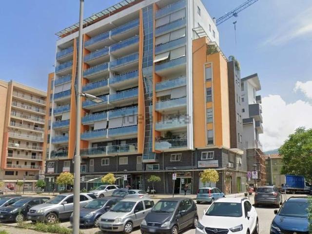 Appartamento in vendita di 99 m² in Viale Giacomo Mancini, 188