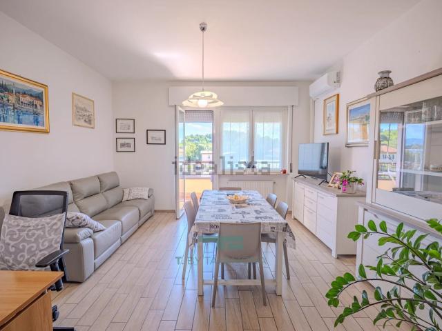 Appartamento in vendita di 100 m² in Via Cocquio, 4