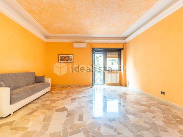 Appartamento in vendita di 100 m² in Via Col di Lana